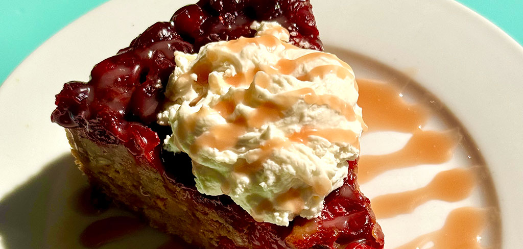 Torta di mele e mirtilli rossi